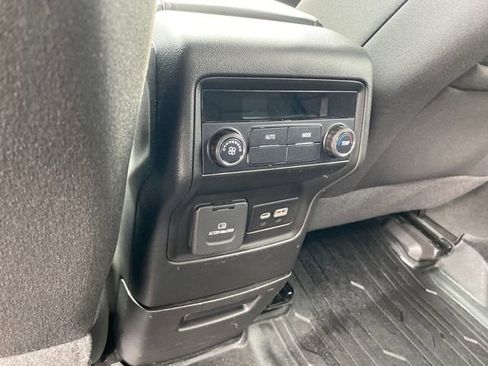 Used 2021 GMC Acadia SLE w/ Driver Convenience Package FWD image 19