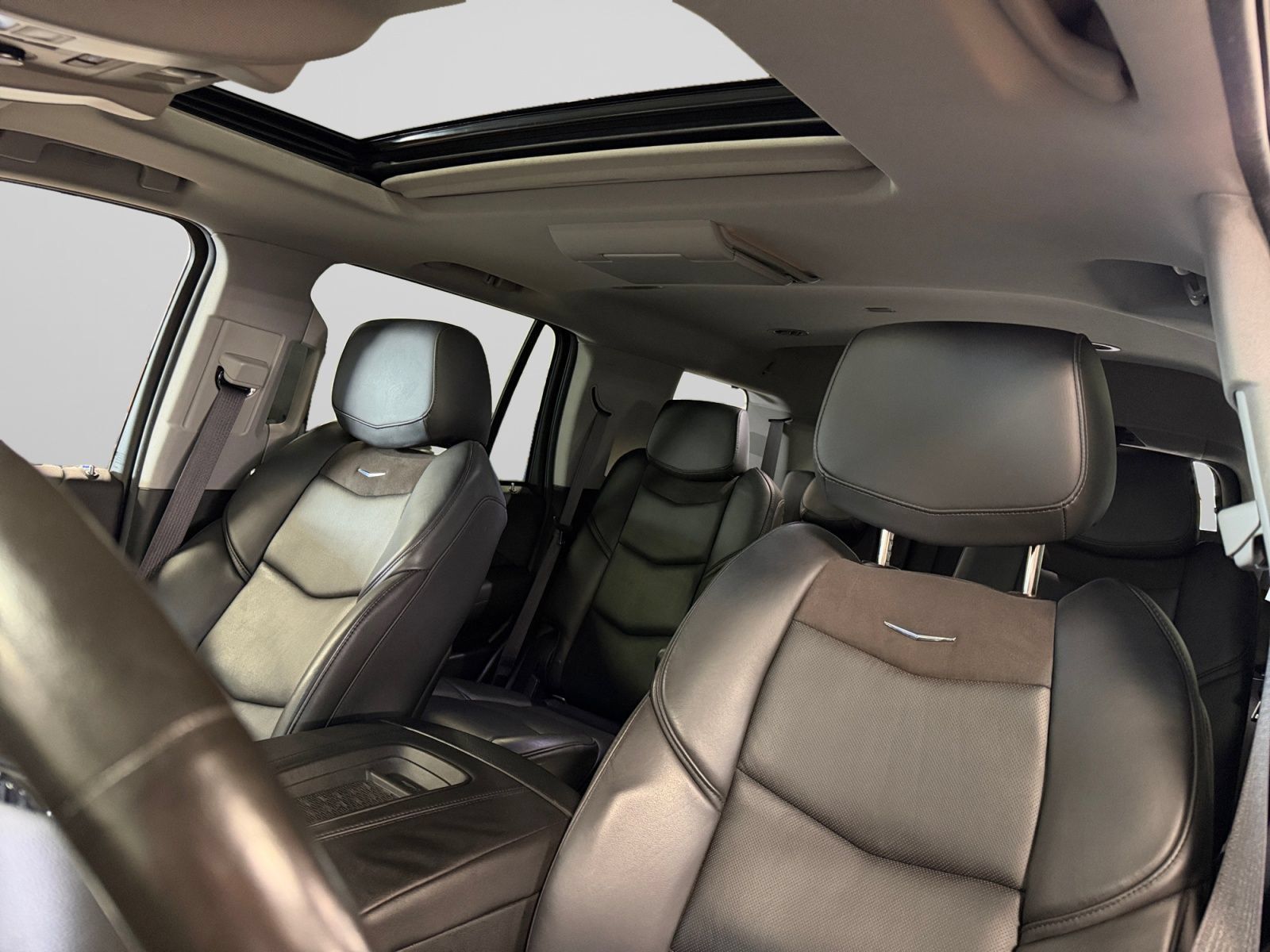 Used 2015 Cadillac Escalade Premium AWD/4WD image 37