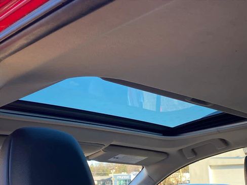 Used 2017 Toyota RAV4 Limited image 23