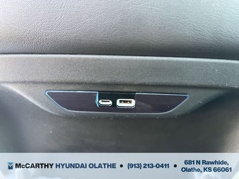 Used 2025 Chrysler Pacifica Limited FWD image 25