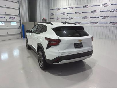 Used 2025 Chevrolet Trax LT