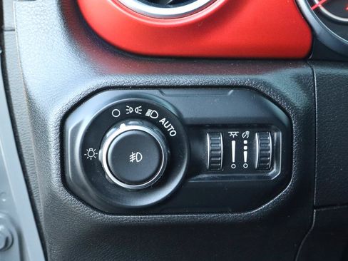 Used 2021 Jeep Wrangler Unlimited Rubicon AWD/4WD image 23