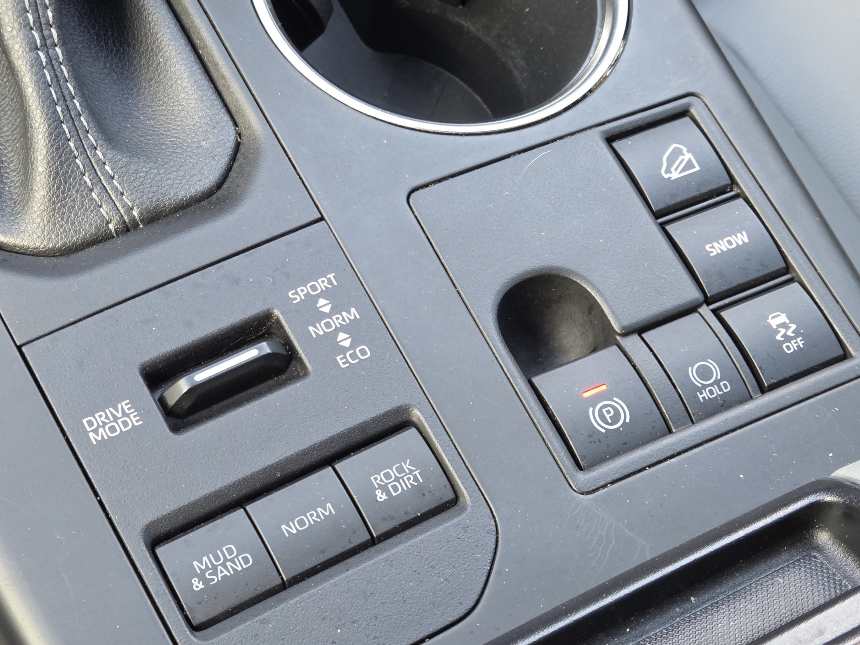 Used 2023 Toyota Highlander XLE AWD/4WD image 18