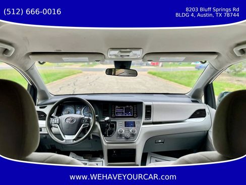 Used 2020 Toyota Sienna L FWD image 9