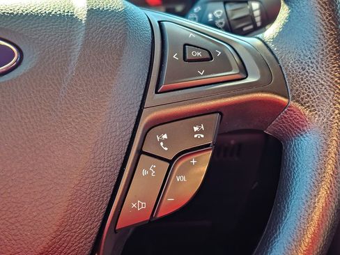 Used 2022 Ford Edge SE w/ Black Appearance Package image 19