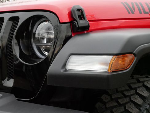 Used 2022 Jeep Wrangler Willys image 16