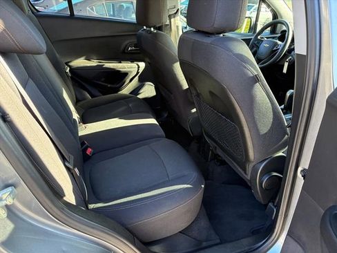 Used 2020 Chevrolet Trax LT image 16