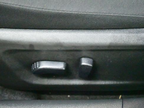 Used 2025 Nissan Altima 2.5 SV FWD image 12