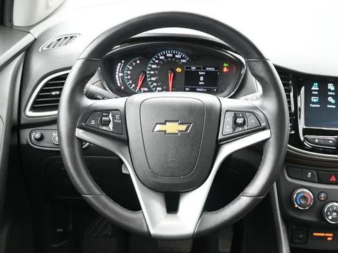 Used 2017 Chevrolet Trax LT w/ LT Convenience Package FWD image 23