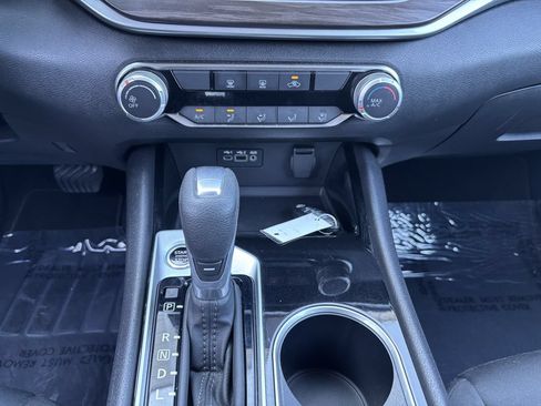 Used 2024 Nissan Altima 2.5 SV AWD/4WD image 20