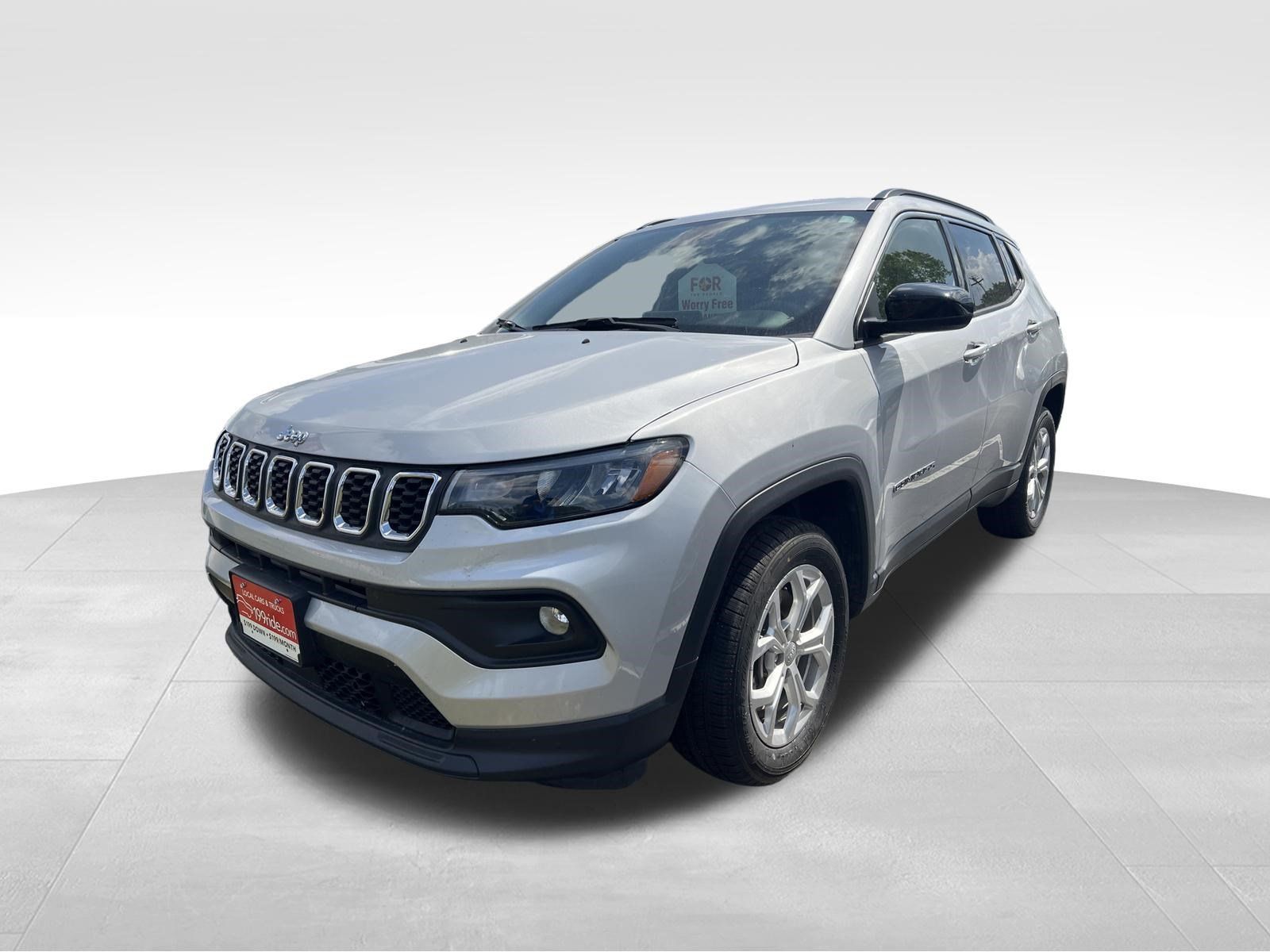Used 2024 Jeep Compass Latitude AWD/4WD image 1