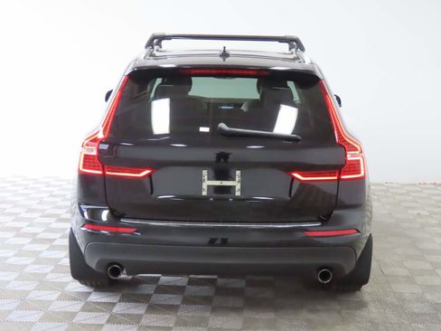 Used 2018 Volvo XC60 T5 Momentum w/ Convenience Package AWD/4WD image 4