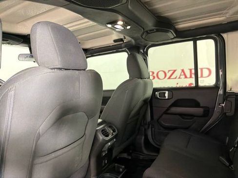 Used 2019 Jeep Wrangler Unlimited Sahara AWD/4WD image 14