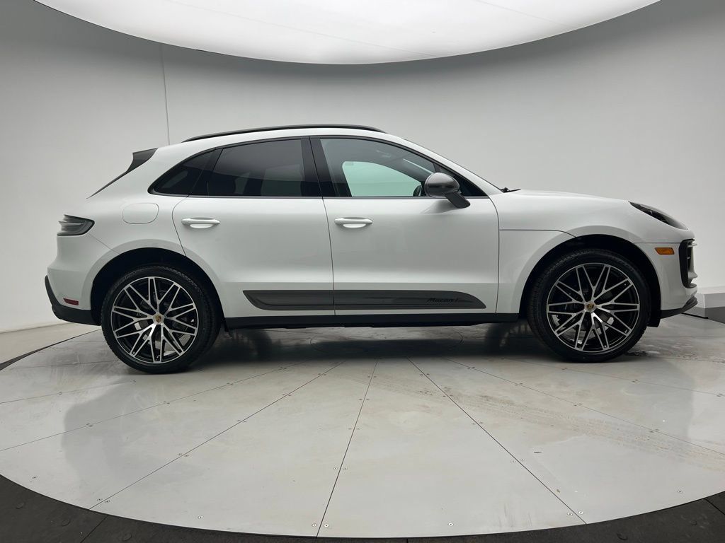 Used 2026 Porsche Macan AWD/4WD image 23