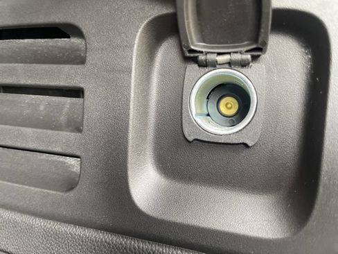 Used 2023 Chevrolet Traverse LT FWD image 20
