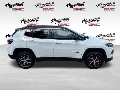 Used 2024 Jeep Compass Limited image 4