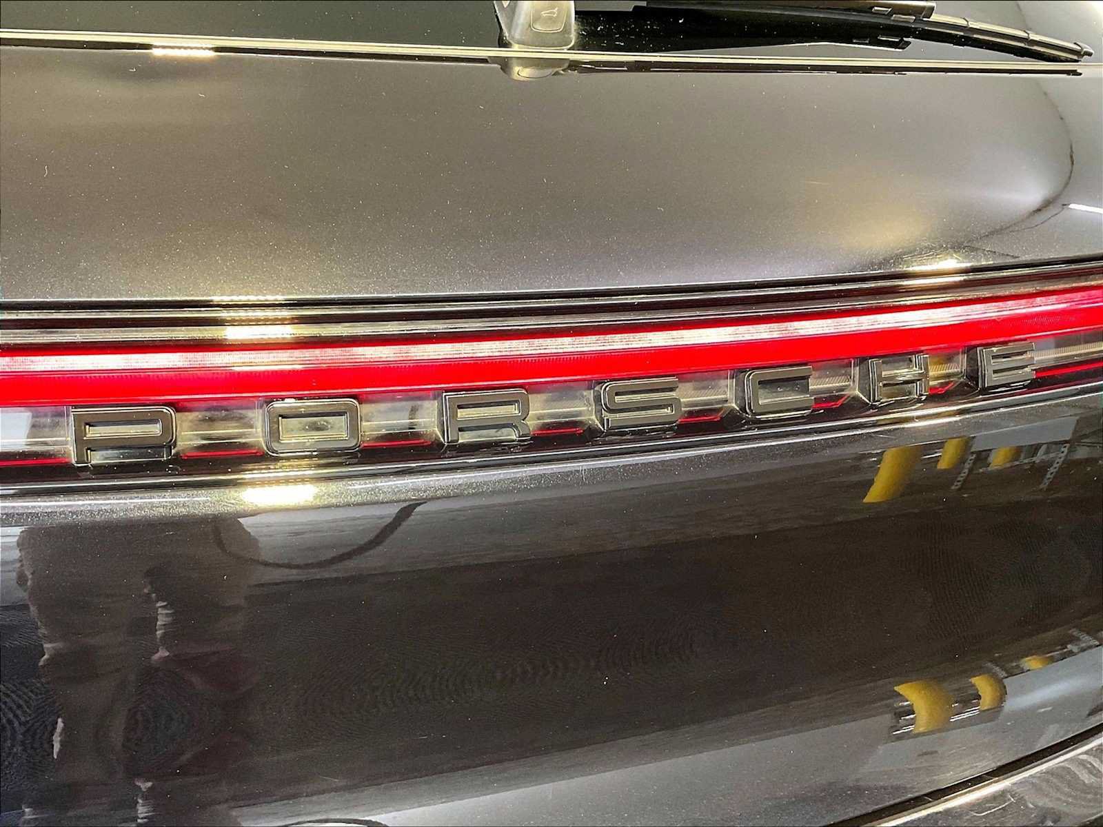 Certified 2022 Porsche Macan AWD/4WD image 35