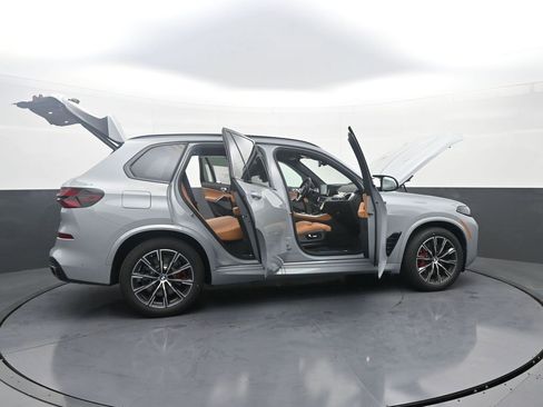 New 2026 BMW X5 M60i w/ Climate Comfort Package AWD/4WD image 44