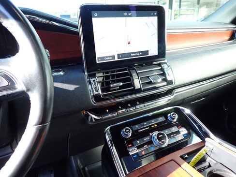 Used 2020 Lincoln Navigator Reserve image 21