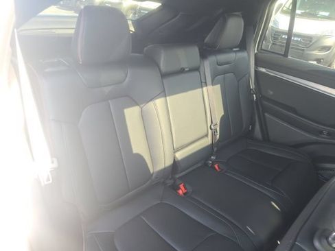 Used 2024 Jeep Wagoneer Launch Edition AWD/4WD image 23