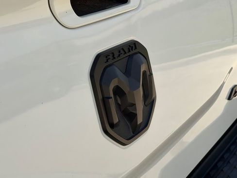 Used 2022 RAM 2500 Limited AWD/4WD image 12