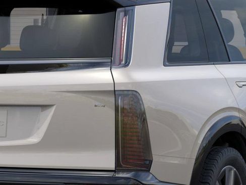 New 2027 Cadillac Vistiq Sport AWD/4WD image 11