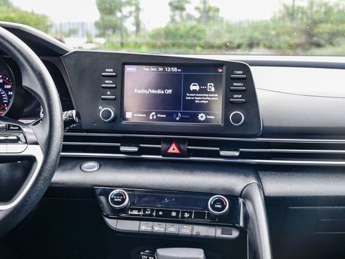 Used 2023 Hyundai Elantra SEL w/ Cargo Package image 16