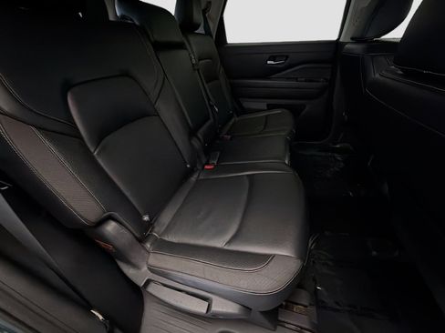 Used 2022 Nissan Pathfinder SL w/ Cargo Package image 14