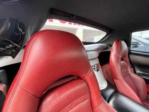 Used 1998 Chevrolet Corvette Convertible w/ Performance Handling Pkg image 15