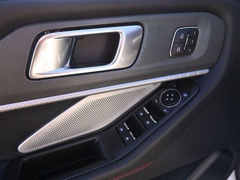 Used 2025 Ford Explorer ST image 14