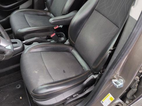 Used 2021 Chevrolet Trax LT w/ Sport Edition image 15