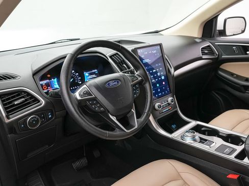 Certified 2024 Ford Edge SEL w/ Convenience Package AWD/4WD image 12
