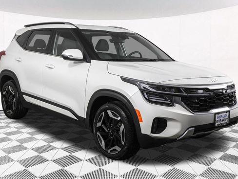 Used 2025 Kia Seltos SX w/ SX Sunroof Package image 16