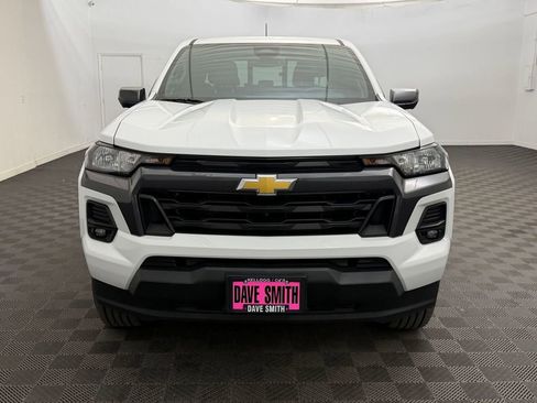 Used 2023 Chevrolet Colorado LT w/ LT Convenience Package II AWD/4WD image 6