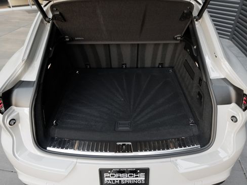 New 2025 Porsche Cayenne Turbo image 32