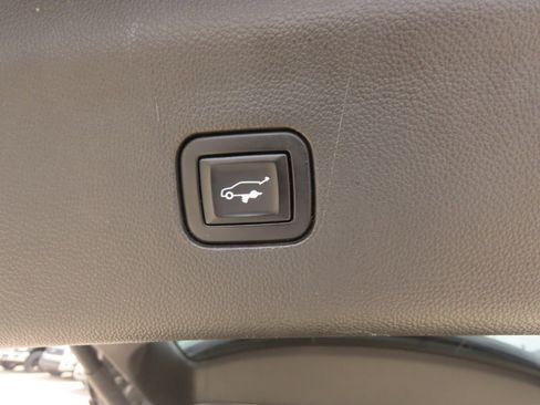 Used 2021 Buick Enclave Avenir w/ Avenir Technology Package FWD image 15