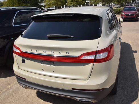 Used 2018 Lincoln MKX Select w/ Select Plus Package FWD image 8
