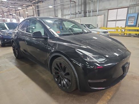 Used 2021 Tesla Model Y Performance AWD/4WD image 2
