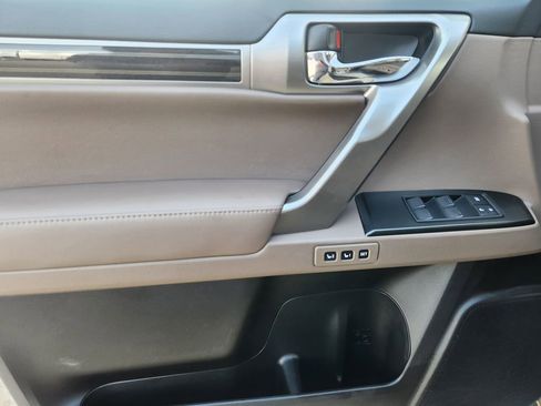 Used 2023 Lexus GX 460 Luxury w/ Accessory Package AWD/4WD image 23