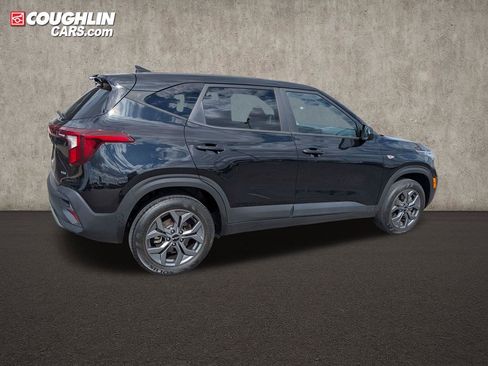 Used 2024 Kia Seltos LX AWD/4WD image 8