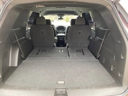 Used 2023 Chevrolet Traverse LT image 42