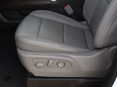 Used 2026 GMC Sierra 1500 SLT RWD image 15