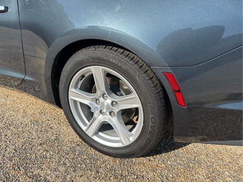Used 2023 Chevrolet Camaro LT RWD image 15