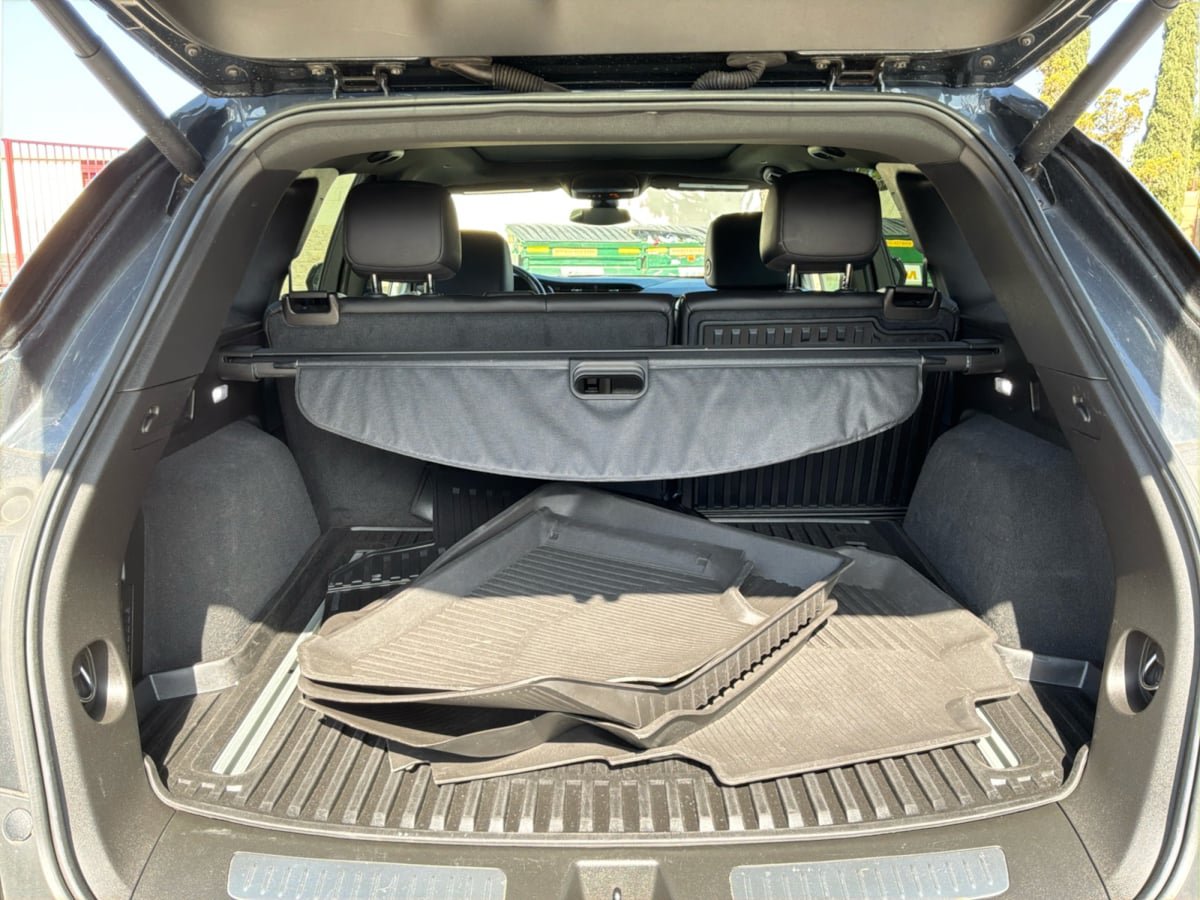 Used 2023 Cadillac XT5 Premium Luxury w/ LPO, Floor Liner Package AWD/4WD image 24