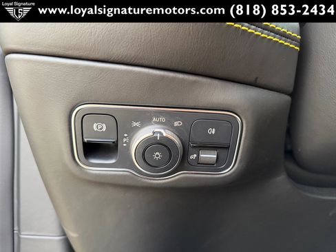 Used 2021 Aston Martin DBX image 25