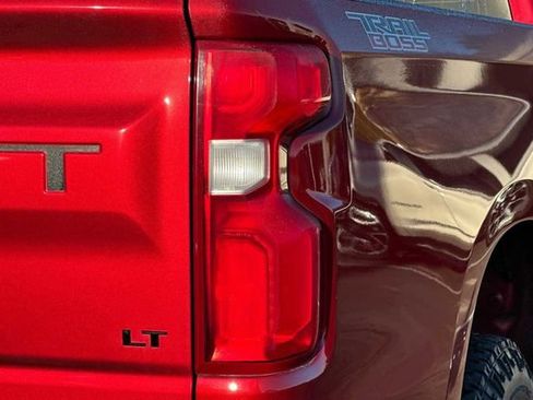Used 2022 Chevrolet Silverado 1500 LT Trail Boss w/ LPO, Dark Essentials Package image 9