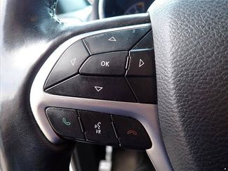 Used 2019 Jeep Grand Cherokee Altitude AWD/4WD video 3