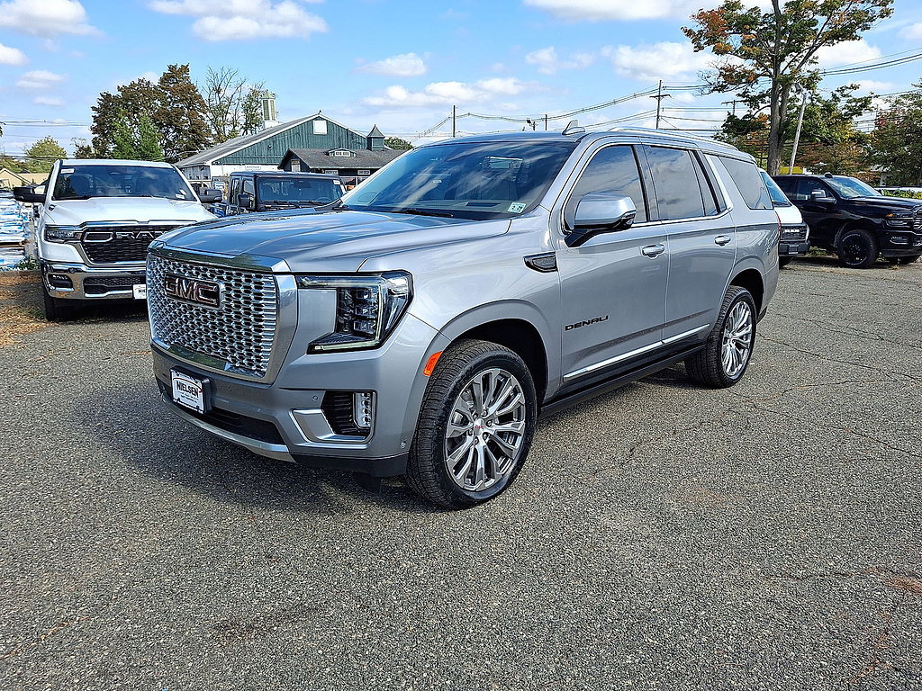 Used 2024 GMC Yukon Denali w/ Advanced Technology Package AWD/4WD image 1
