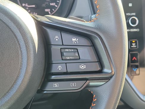 Used 2024 Subaru Crosstrek 2.5i Limited w/ Crosstrek Mirror Package image 28