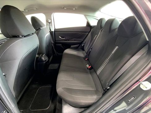 Used 2021 Hyundai Elantra SEL FWD image 18